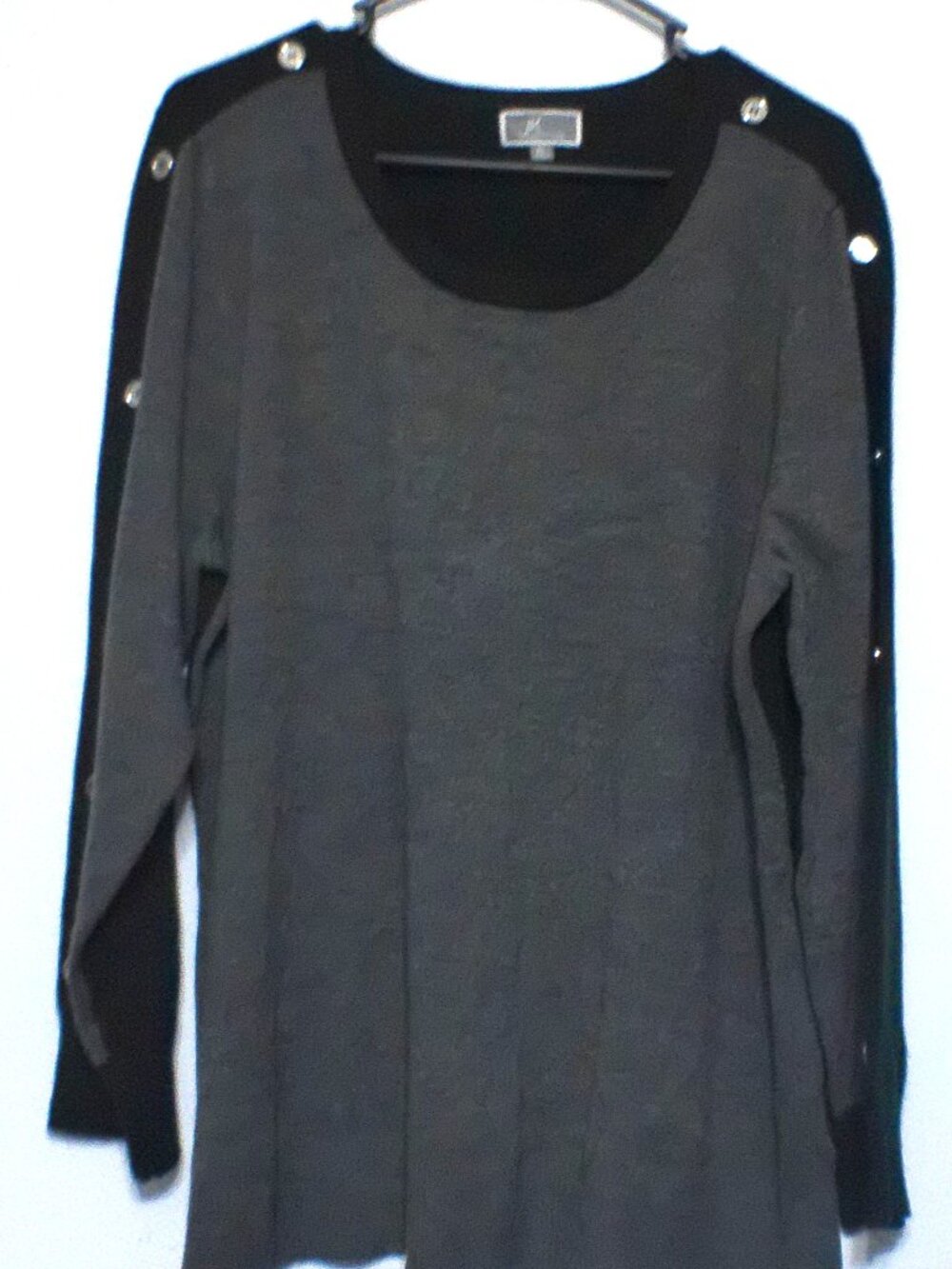 JM Collection Women's XL Gray Studded Shoulder Sweater Tunic Long Sleeve Top